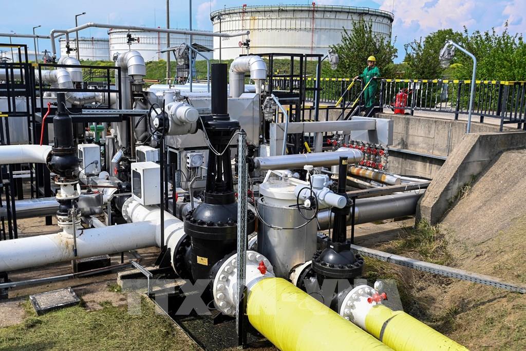 EU tránh áp ngay giá trần khí đốt trong các đề xuất năng lượng mới