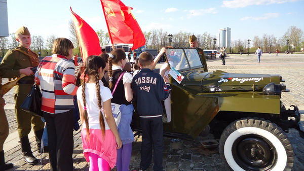 Duyệt binh và nhiều hoạt động chào mừng ngày chiến thắng Phát xít 9/5/2013