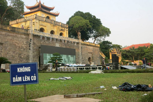 Hoàng thành Thăng Long bị xâm hại tàn nhẫn