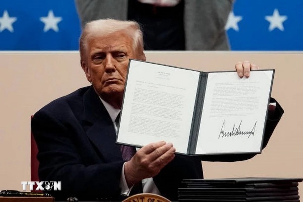 Ông Trump ''lên dây cót'' cho chiến dịch trục xuất lớn nhất lịch sử
