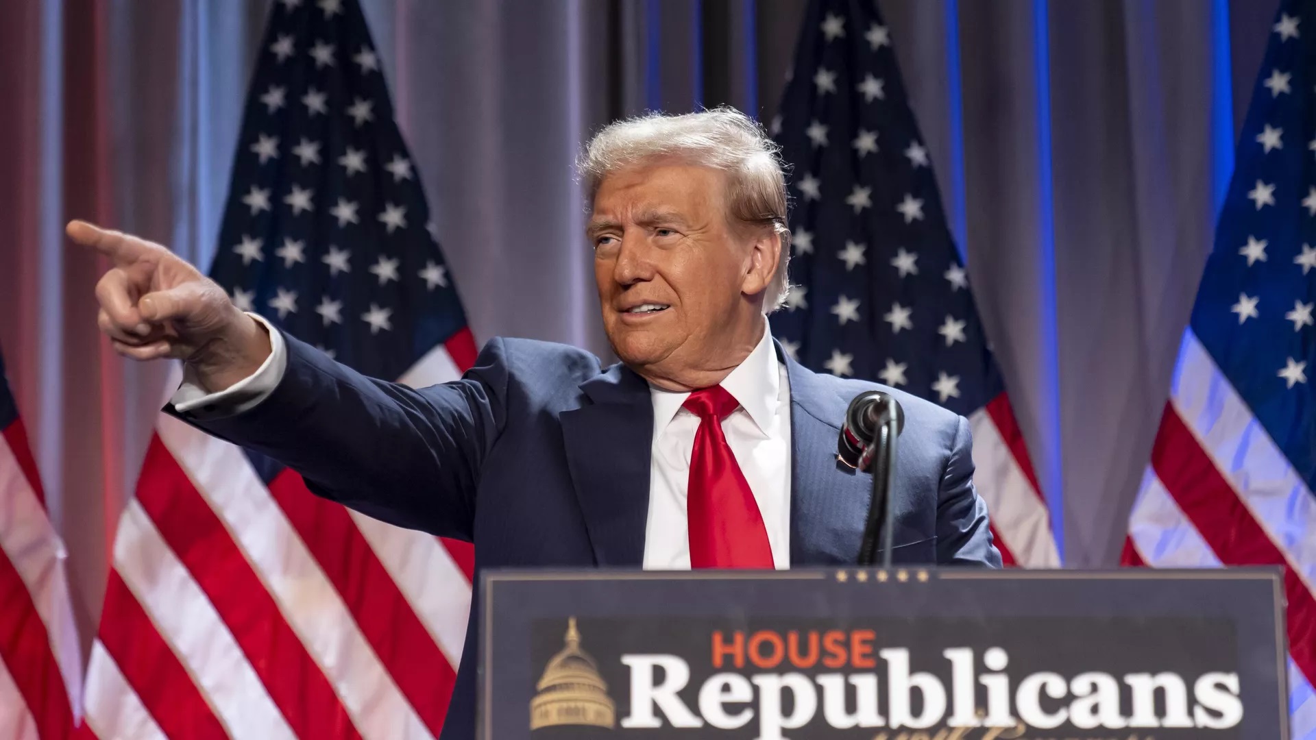 Phương Tây nói ông Trump đang giúp đỡ Nga một cách bất ngờ