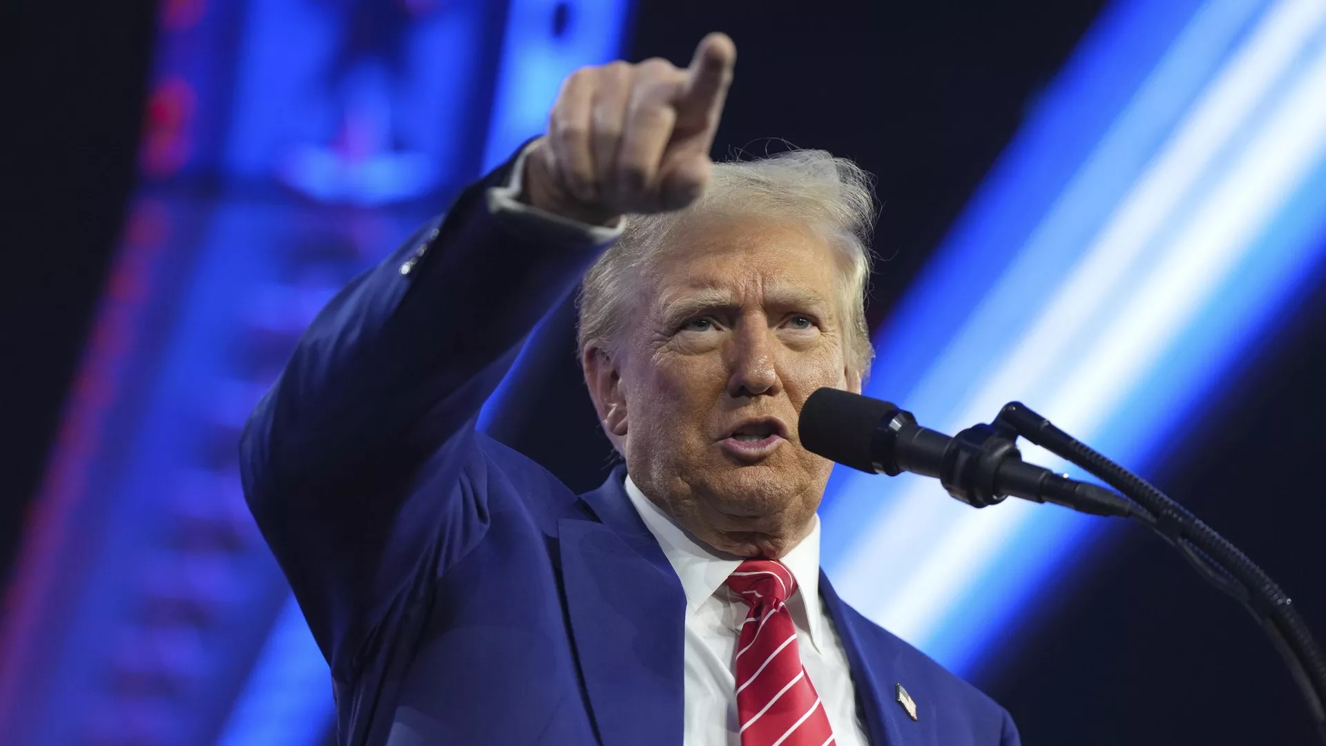 Tổng thống Trump: Giải quyết vấn đề Ukraina là việc cần thiết để ngăn chặn Thế chiến III