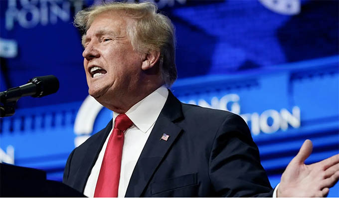Ông Trump chỉ trích Pfizer kiếm lợi nhuận khủng với 'chiêu' vaccine tăng cường