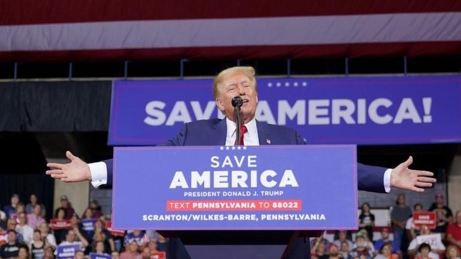Ông Donald Trump: ''FBI khám xét nhà tôi là sự nhạo báng công lý!''