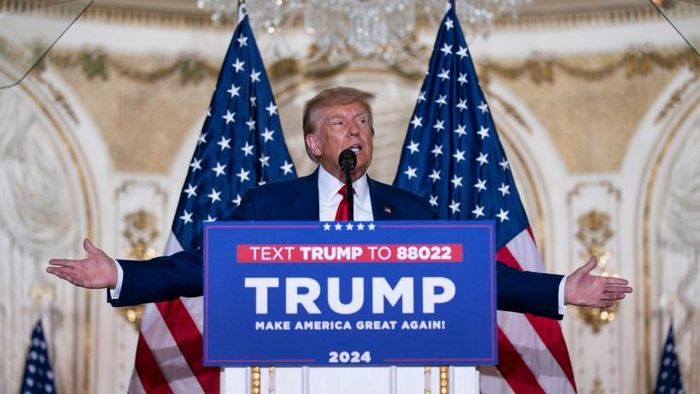 Ông Trump hưởng lợi lớn nhờ lùm xùm pháp lý?
