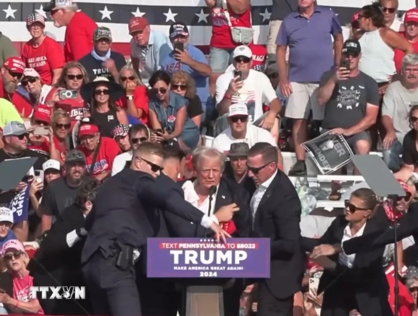 Tổng thống Trump ngỏ ý muốn viện trợ máy thở cho Nga