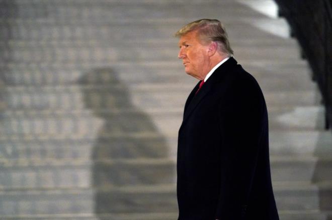 Ông Trump rời Washington ngay trước lễ nhậm chức của ông Biden