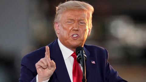 Ông Trump giữ bí mật vào phút chót