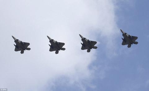 Đáp lời Mỹ, Trung Quốc tuyên bố ''bắt sống'' F-22