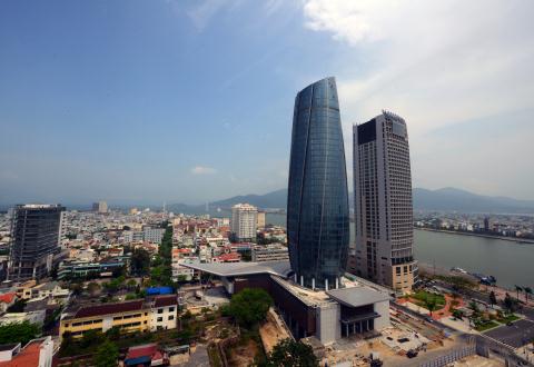 Trung tâm 2.000 tỷ Đà Nẵng: Bàn tay Trung Quốc lắp kính?
