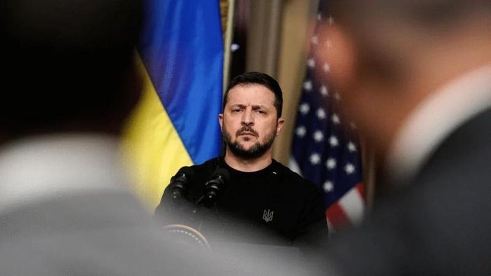 Phương Tây đưa ra tối hậu thư mới cho Tổng thống Ukraine