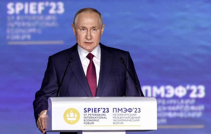 Tổng thống Putin nói chính quyền Kiev đang nuôi dưỡng những người theo chủ nghĩa phát xít mới
