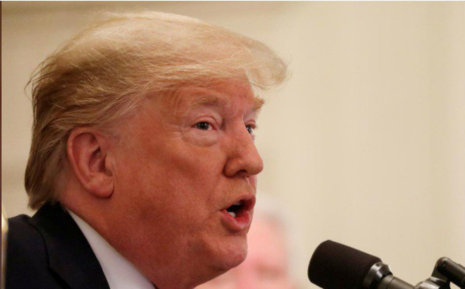 Mỹ: Nghị sĩ Dân chủ 'đua' luận tội, Tổng thống Trump đi chơi golf
