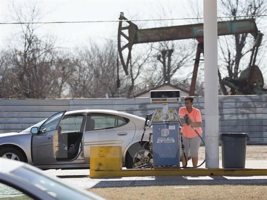 Giá dầu tại châu Á đi lên trong phiên giao dịch đầu tuần