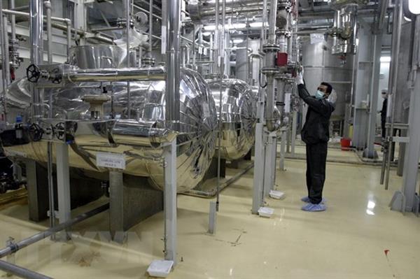 Iran bắt đầu bơm khí urani vào các máy ly tâm ở Fordow