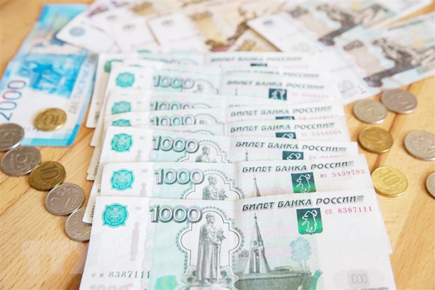 Đồng ruble của Nga tăng cao kỷ lục so với USD và euro trong 2 năm qua