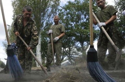 Nga, Donetsk và Lugansk ủng hộ ý tưởng trao đổi tù nhân với Ukraine