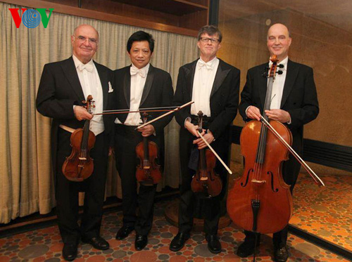 Người đưa dân ca Việt Nam vào dàn nhạc giao hưởng Đức