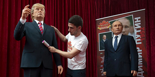 Bulgaria dựng tượng sáp Trump, Putin cầu hòa bình thế giới
