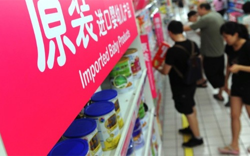 Bê bối sữa độc tại New Zealand bắt đầu lan rộng