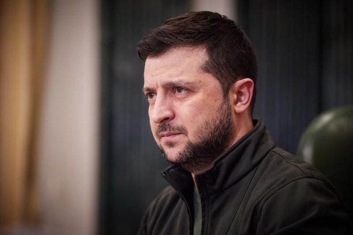 Tổng thống Ukraine Zelensky ''ngược xuôi'' tìm kiếm ủng hộ, bất ngờ rời đất nước