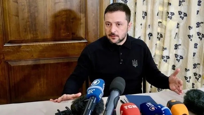 Tổng thống Ukraine tuyên bố ''chỉ gặp một người Nga duy nhất'' là ông Putin