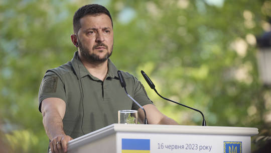 Cựu thủ tướng Ukraine: 'Phương Tây đang sốt sắng tìm người thay ông Zelensky'