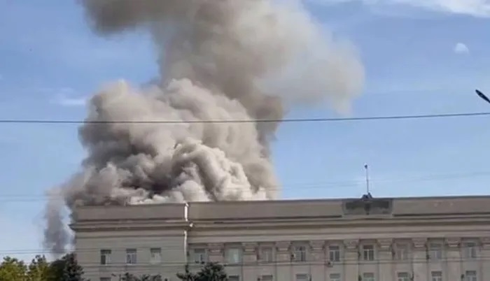 Ukraine bắn HIMARS trúng trụ sở chính quyền Kherson do Nga kiểm soát