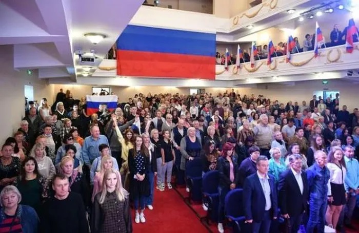 Cư dân 4 vùng Ukraine bắt đầu bỏ phiếu về việc sáp nhập với Nga