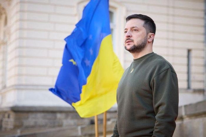 Tình hình Ukraine: Tổng thống Zelensky thừa nhận 'rất đau đớn', nói về tương lai; Mỹ bị 'nhắc' không nên dính sâu vào xung đột?