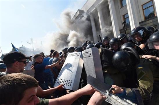 Tổng thống Nga Putin lên án các vụ đụng độ đẫm máu ở Kiev