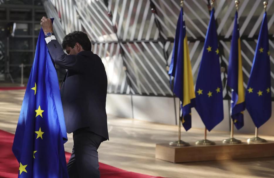 Kiev phải đối mặt với hậu quả nghiêm trọng nếu không cải thiện quan hệ với cơ quan chống tham nhũng