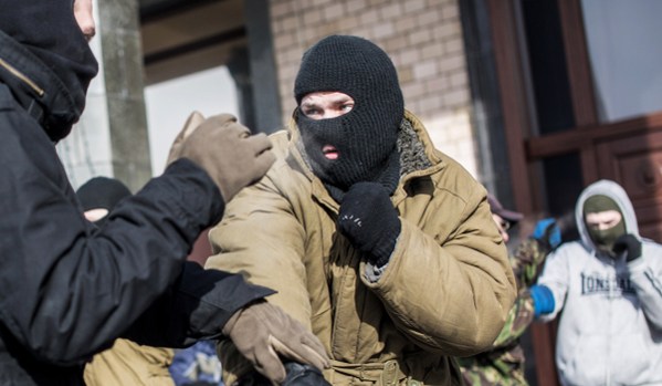 Ukraina: Nhóm cực hữu Right Sector tham gia ngăn chặn biểu tình