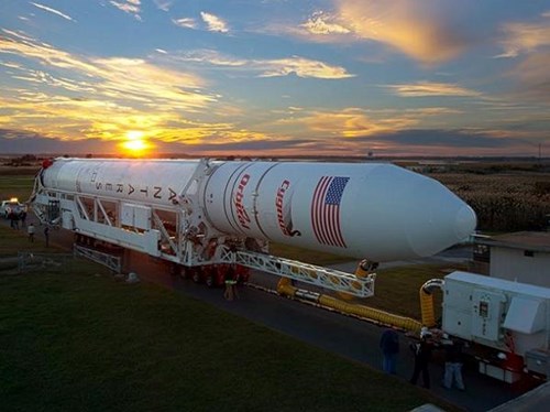 Mỹ xúi châu Âu cấm vận, còn mình “đi đêm” hưởng lợi từ Nga