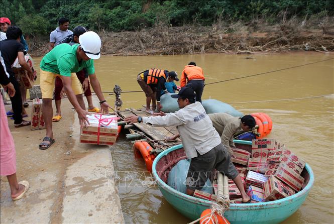 Kiều bào chung lòng hướng về miền Trung