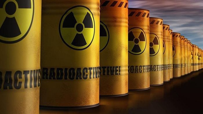 Giá uranium tăng đột biến