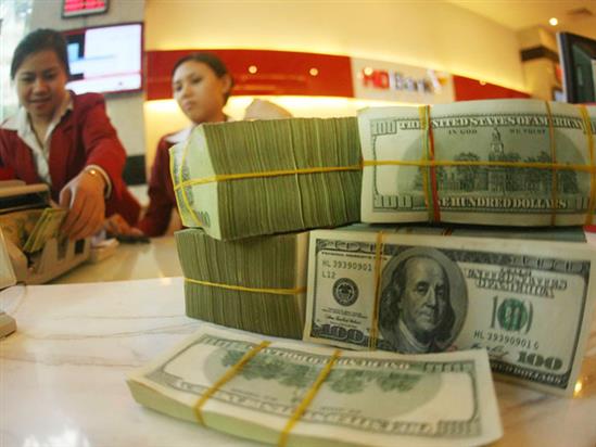 Giá vàng, USD đồng loạt tăng mạnh