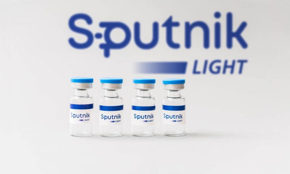 Bộ Y tế Nga: Vaccine Sputnik V phù hợp để chủng ngừa lại