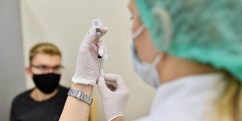 Nga tiêm thử nghiệm vaccine ngừa COVID-19 Sputnik Light