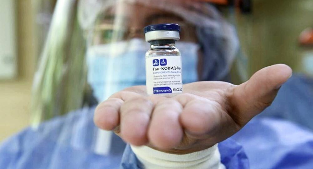 ''EU đang sụp đổ trước mắt chúng ta'': Người Anh bình luận về vắc xin Nga