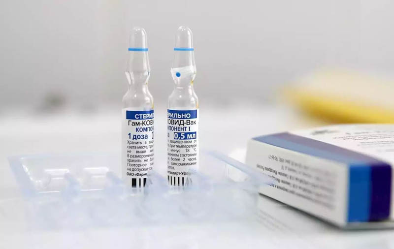 Vaccine cho mọi lứa tuổi: Chiến dịch chống Moscow chưa dừng