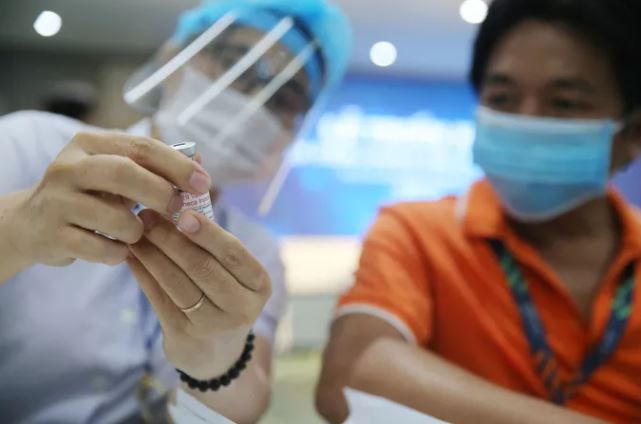 Mũi 1 tiêm vắc-xin Covid-19 của Astra Zeneca, mũi 2 tiêm Pfizer có được không?