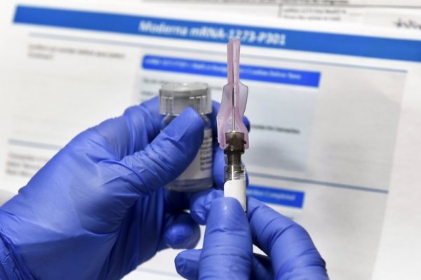 Những điều cần biết về mũi tiêm vaccine COVID-19 đầu tiên tại Việt Nam