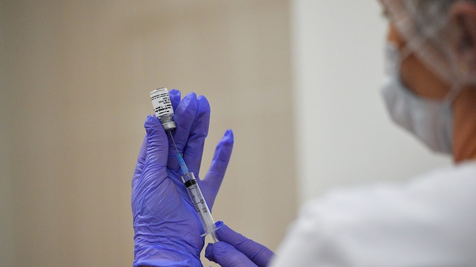 Thử nghiệm giai đoạn cuối vaccine Sputnik-V của Nga thành công