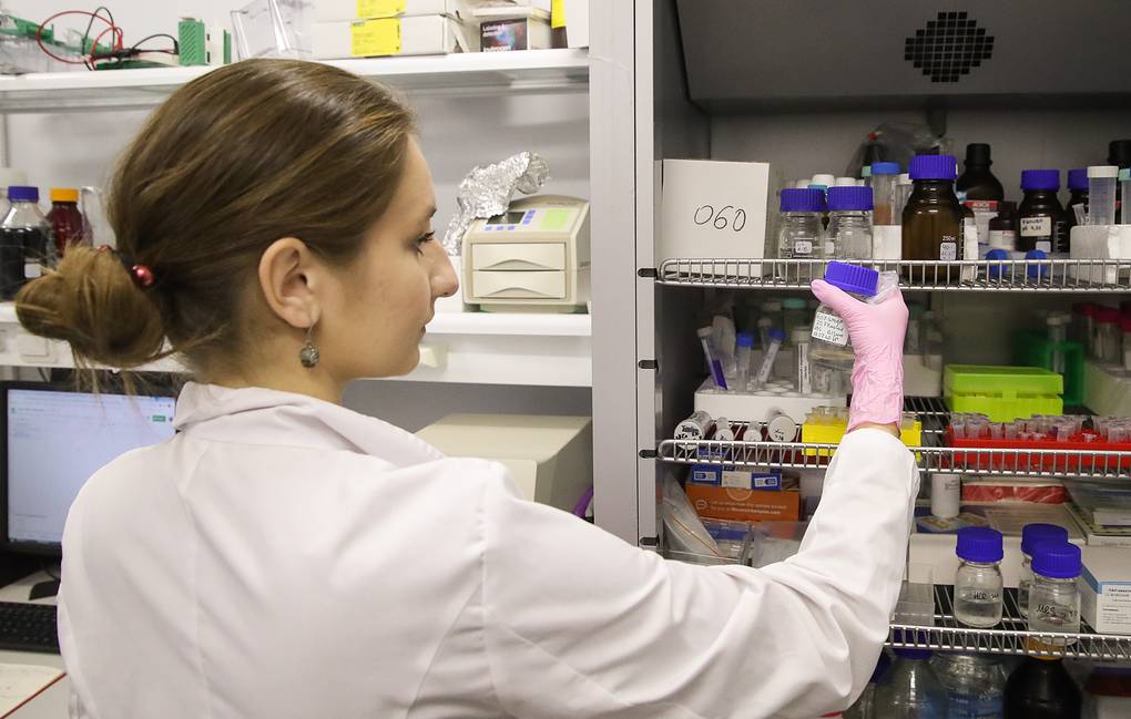 Nga: Điện Kremlin lo ngại về tình trạng lây nhiễm virus SARS-CoV-2