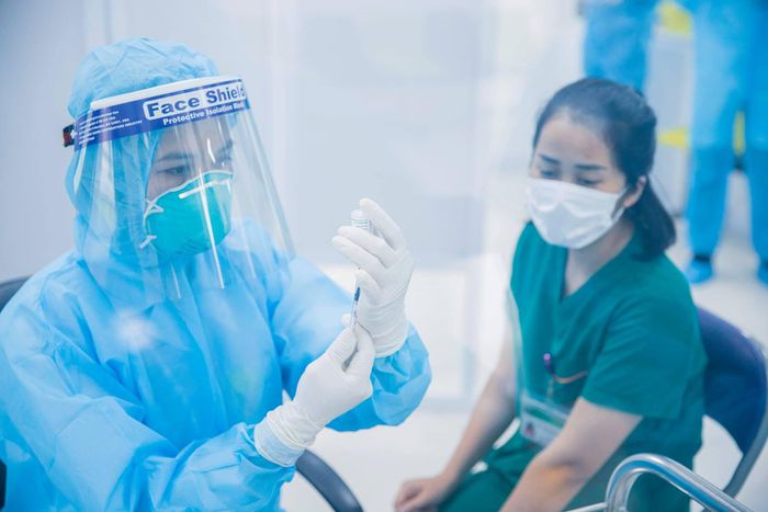Tuần này 3 triệu liều vaccine Moderna về Việt Nam; Pfizer đồng ý tăng số lượng cung cấp