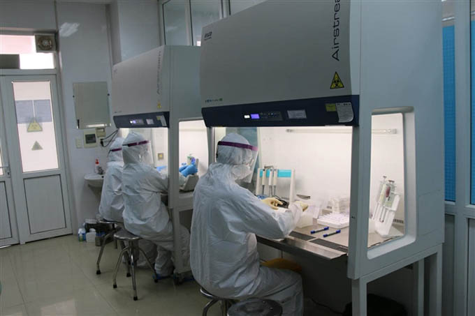 Vaccine COVID-19 sắp về Việt Nam, ai sẽ được tiêm đầu tiên?