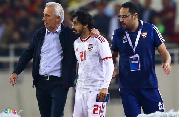 Reuters: 'HLV đội UAE trải qua buổi tối khốn khổ'