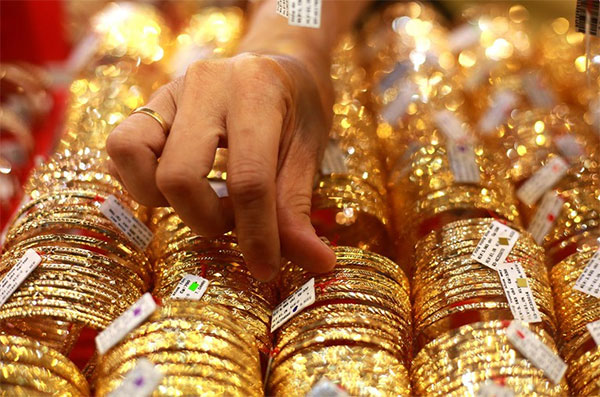 Giá vàng hôm nay 4/10: Giá vàng tăng vọt vì lo ngại về kinh tế Mỹ