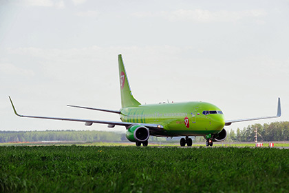 Moskva: Hoãn bay vì đường băng nóng chảy